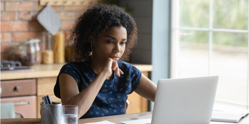 Woman looking for an online loan