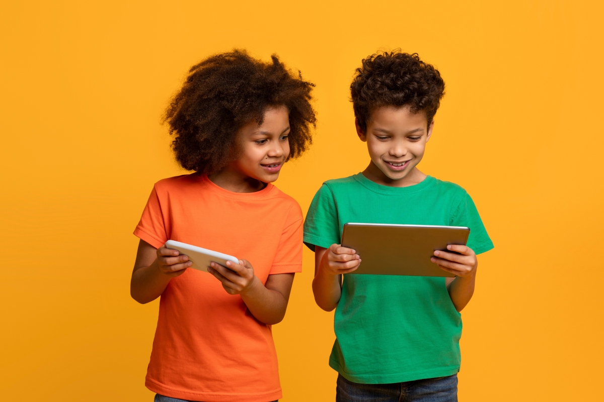 children with ipads