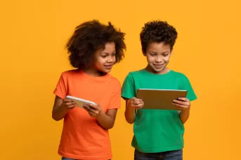 children with ipads
