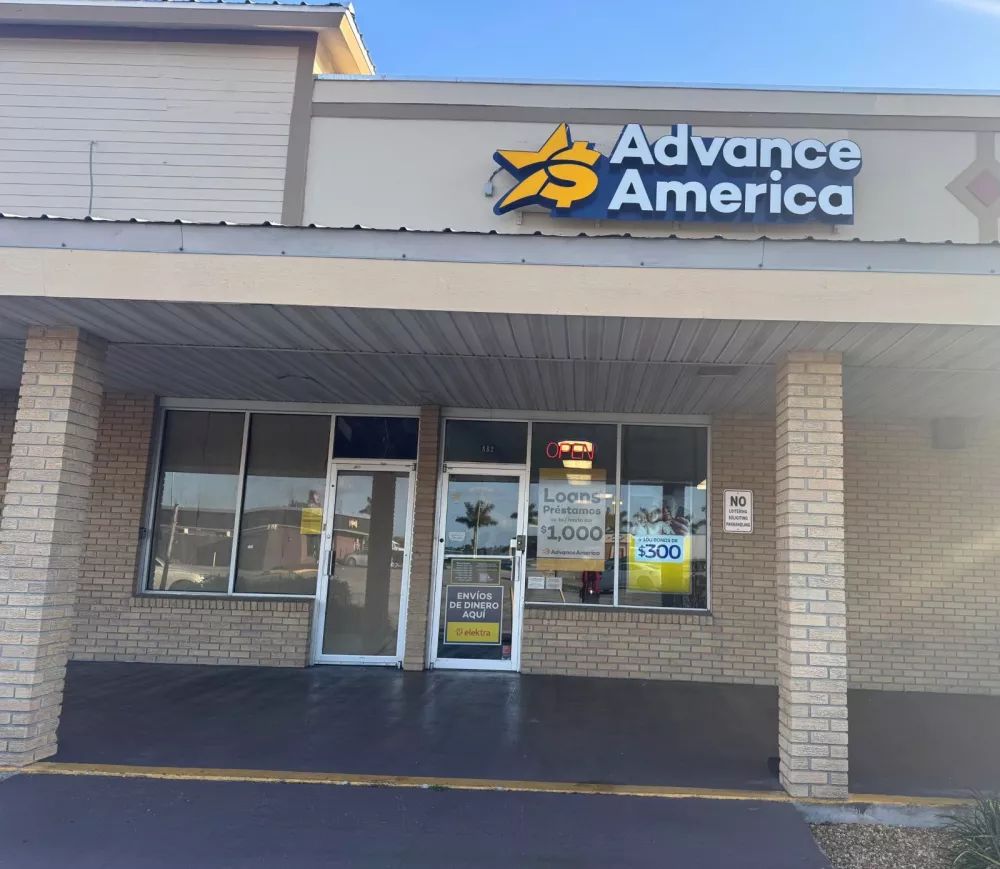 Advance America 882 W. Sugarland Hwy., Unit 4, Clewiston, FL Store