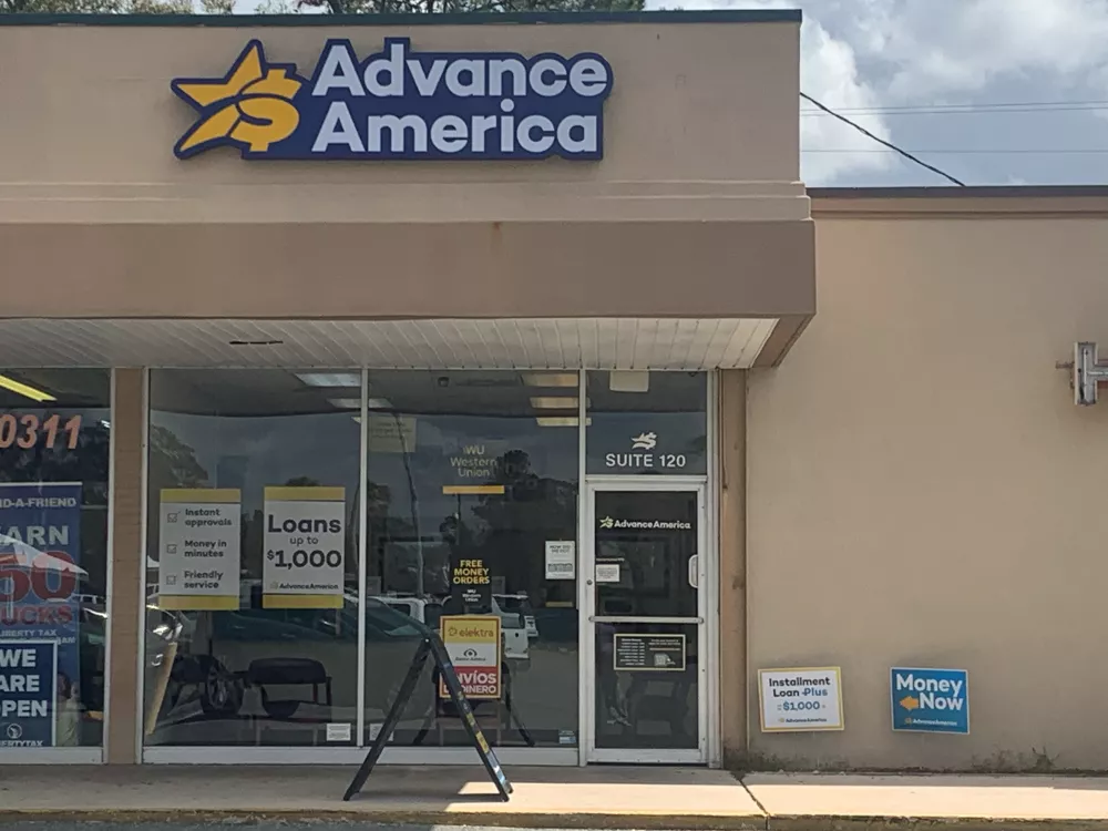Advance America 905 SW Main Blvd. #120, Lake City, FL Store