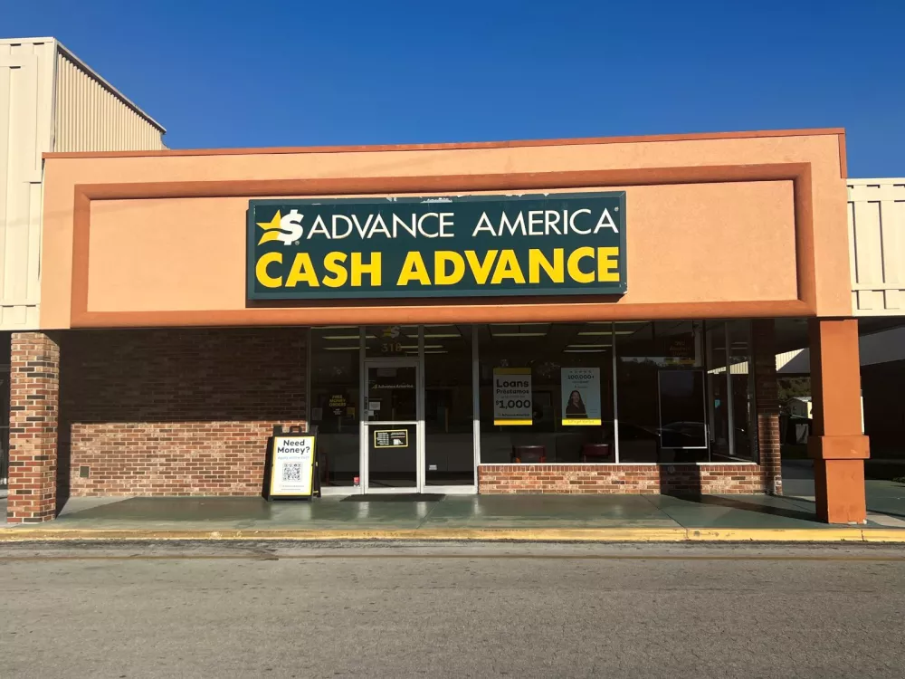 Advance America 318 Shopping Center Dr., Wildwood, FL Store