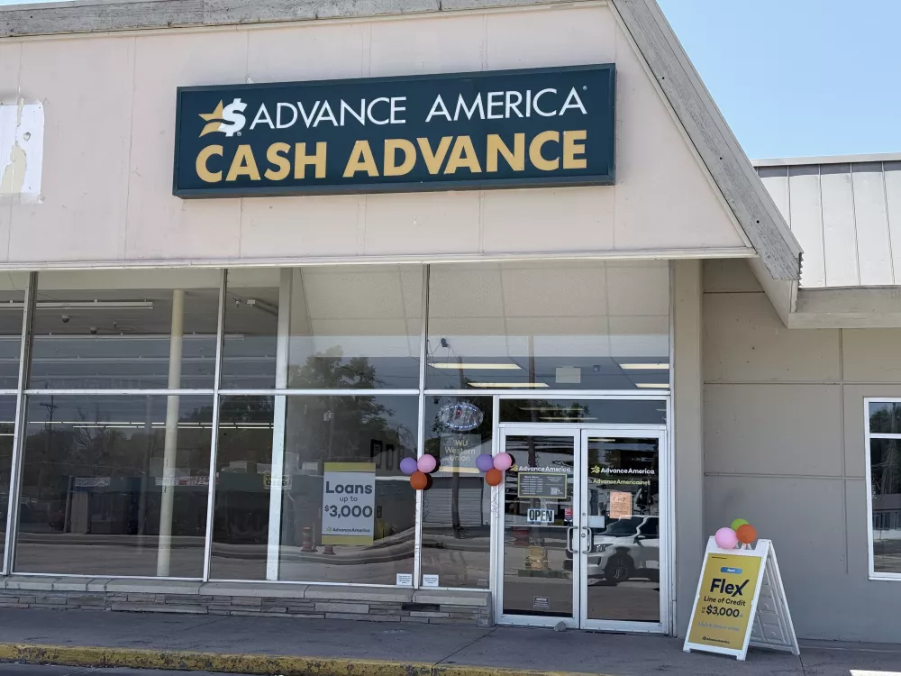 Advance America 921 E. 4th Ave., Ste. #B, Hutchinson, KS Store